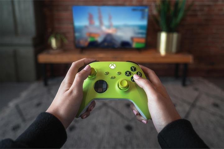 Produktbild Microsoft Xbox Wireless Controller - Electric Volt (Xbox Series X, Xbox One X, PC, Xbox One S, Xbox Series S)