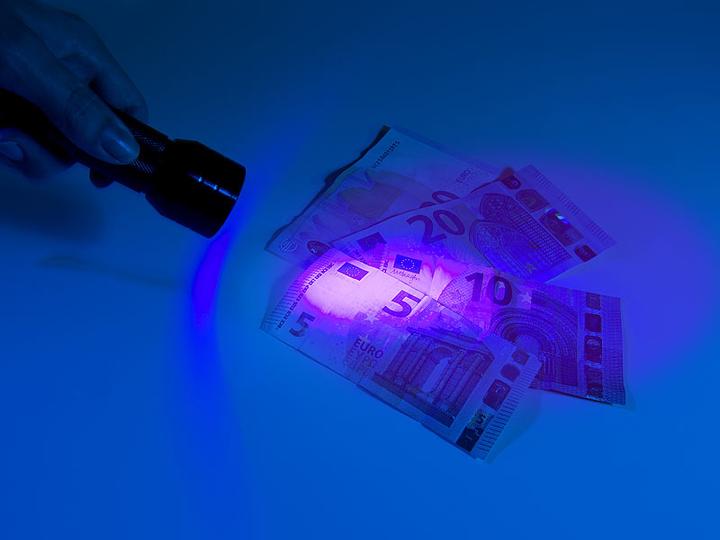 Produktbild Pearl Taschenlampe und Geldscheinprüfer (9.70 cm)