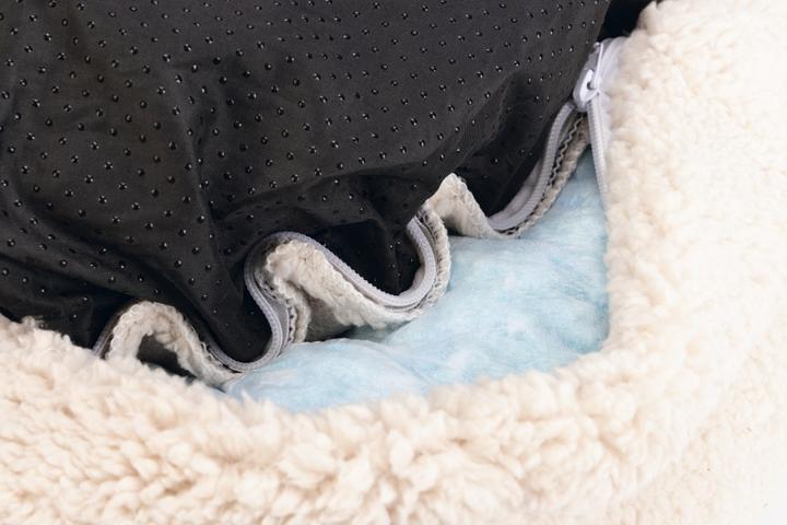 Actual product image Beeztees Memory Foam Couch Bed Jaxx (Dog)