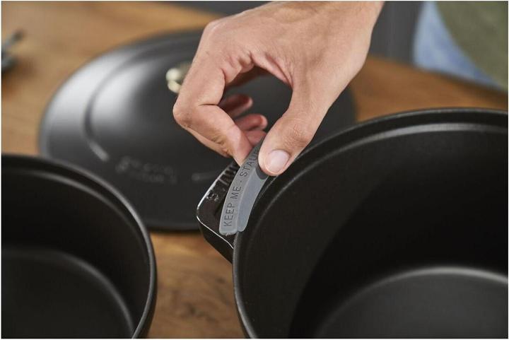 Produktbild Staub Cocotte (24 cm, Bräter + Schmortopf, Gusseisen)