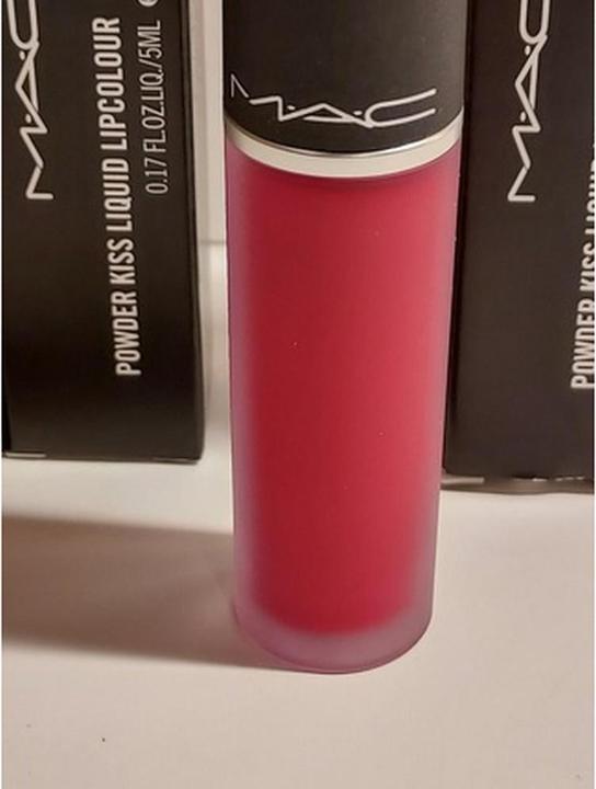 Produktbild MAC Cosmetics Powder Kiss Liquid Lipcolour (975 Ruby Boo)