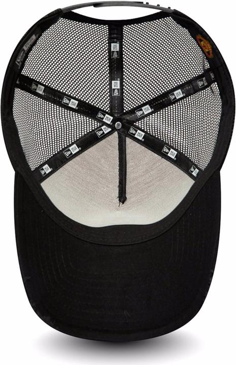 Actual product image New Era Trucker distressed Manchester United