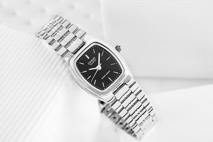 Actual product image Casio Collection (Analogue wristwatch, 30 mm)