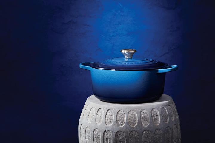 Produktbild Le Creuset Azure (Bräter + Schmortopf, Emaille, Gusseisen, 28 x 18.40 cm)