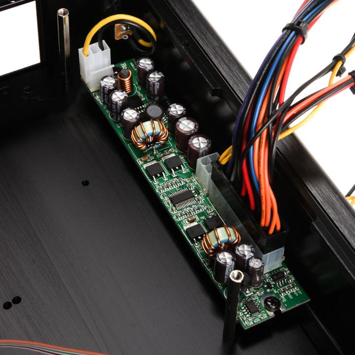 Actual product image Akasa Euler M (Mini-ITX)