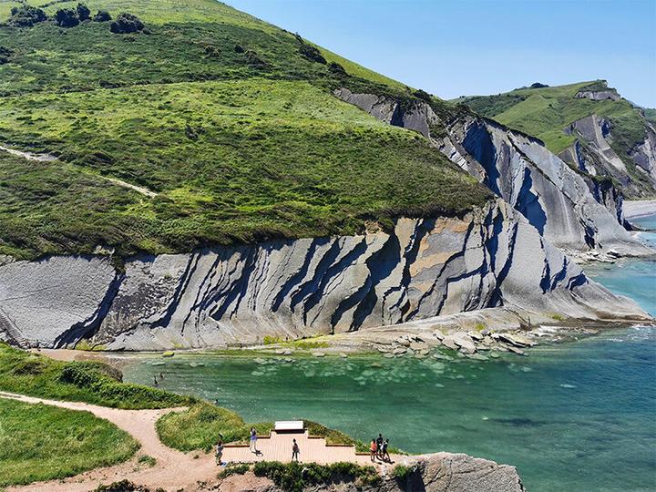 Immagine prodotto Smartbox Ingresso al Museo Guggenheim di Bilbao e tour di 4 ore della costa basca per 2 persone (2 Persone)