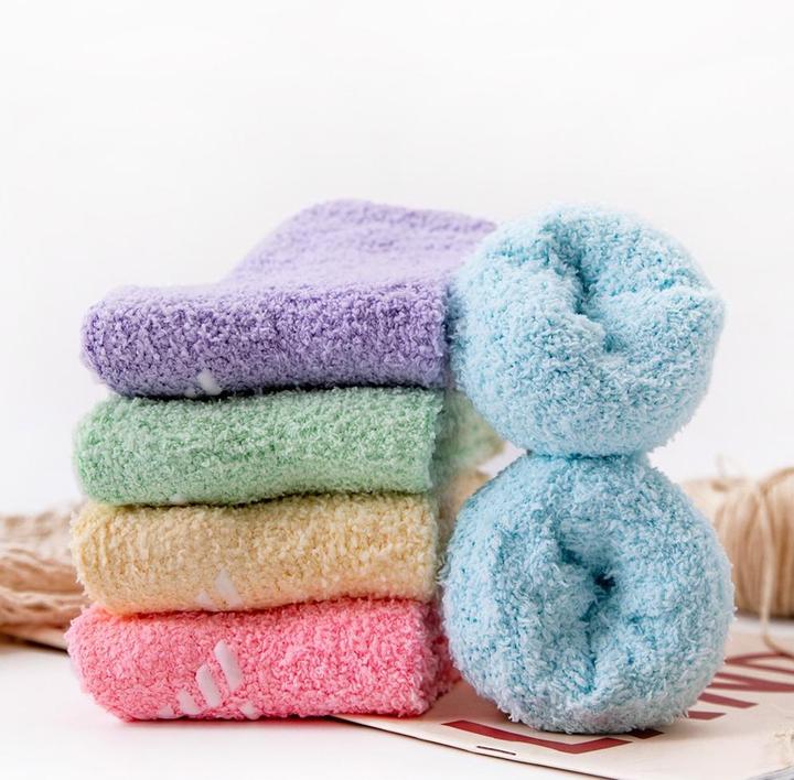 Actual product image Noya Damen Kuschelsocken, 5er Set, Anti-Rutsch, One Size (5-pack, One size)