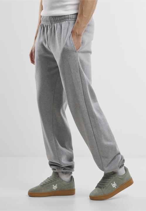 Actual product image Urban Classics Basic loose jogging trousers (M)