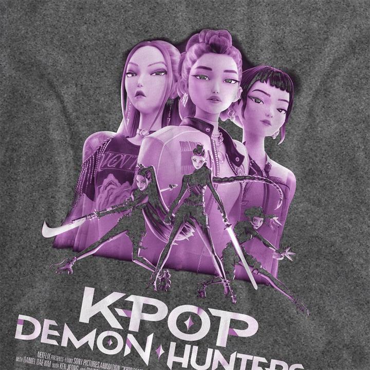 Produktbild K-Pop Demon Hunters TShirt Rückseitiger Aufdruck (L)