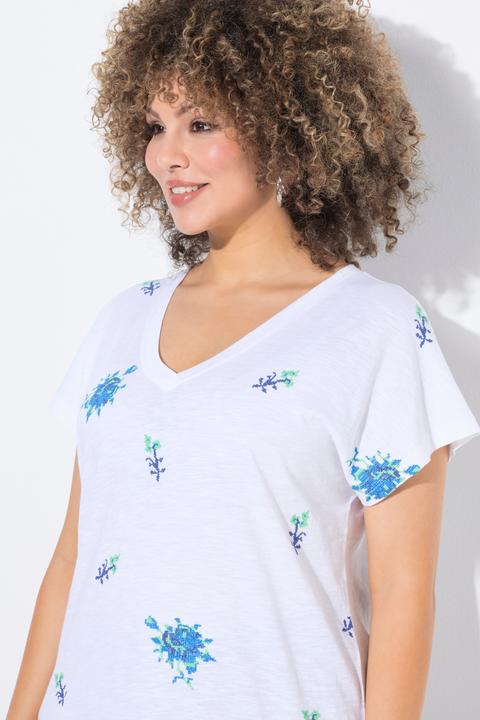 Produktbild Ulla Popken T-Shirt, Stickerei, Oversized, V-Ausschnitt, Halbarm (56)