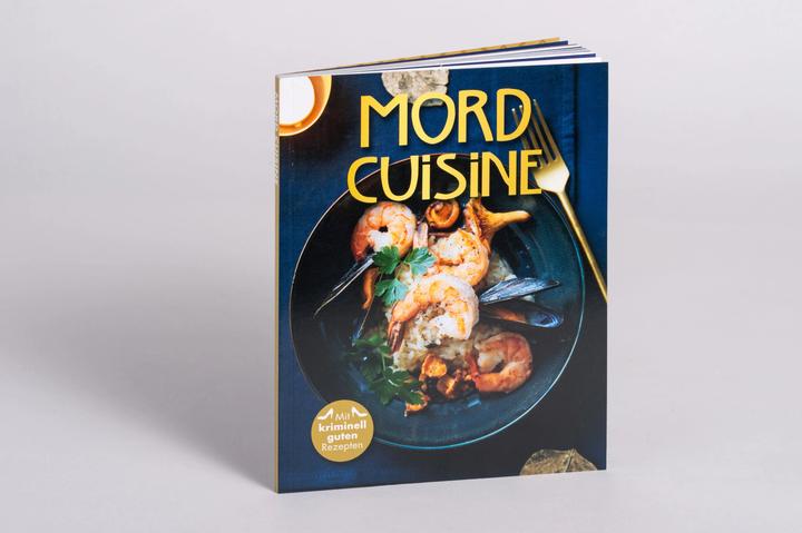 Produktbild Mord Couture. Krimi-Rollenspiel und Kochbuch. Das perfekte Krimi-Event für Zuhause. Für 6 Spieler (Deutsch)