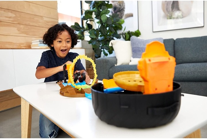 Actual product image Hot Wheels Monster Trucks Stunt Tire Play Set