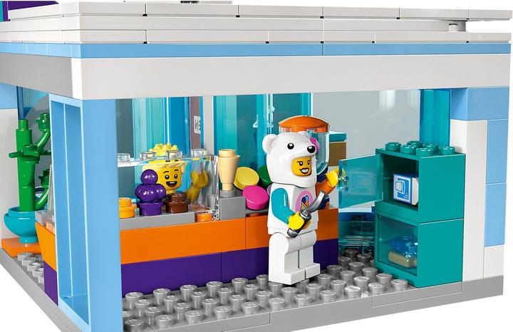 Actual product image LEGO Ice cream parlour (60363, LEGO City)