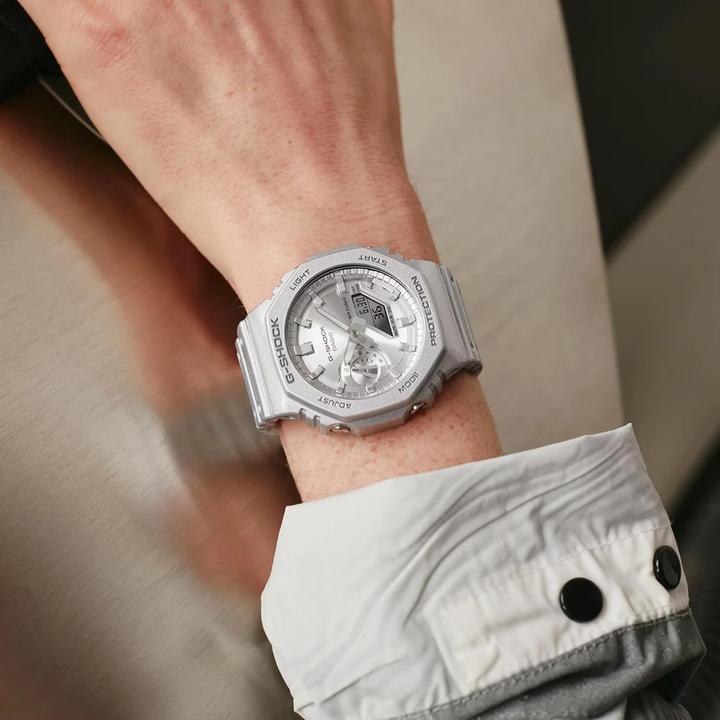 Produktbild Casio GA-700CA-2A (Chronograph, Sportuhr, 49 mm)