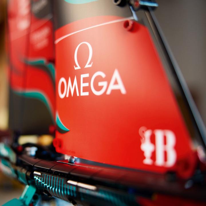 Immagine prodotto LEGO Lo yacht da regata AC75 di Emirates Team New Zealand (42174, LEGO Technic)