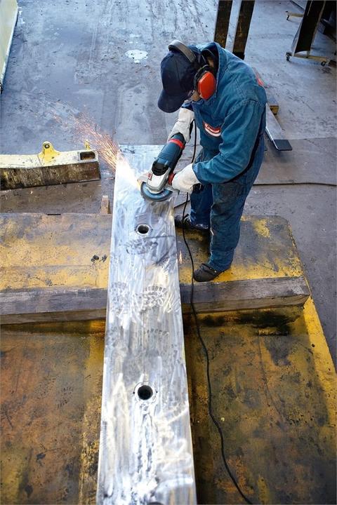 Actual product image Bosch Professional Angle grinder GWS 24-230 LVI, quick-change guard and two-hole spanner protective cover and two-hole (230 mm)