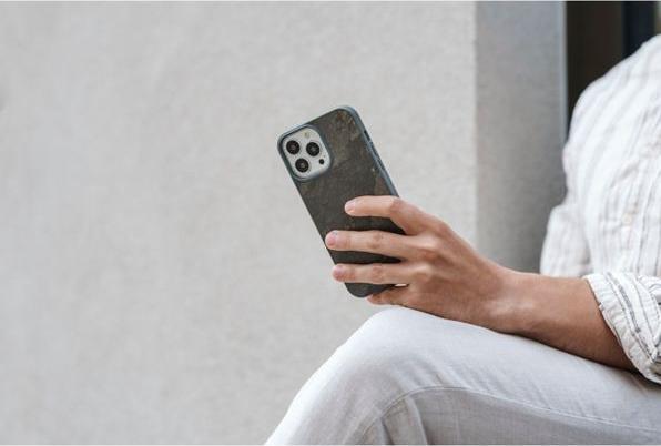 Produktbild Woodcessories Bumper Case MagSafe (Apple iPhone 14 Pro)