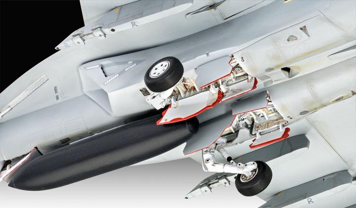 Actual product image Revell F/A-18E Super Hornet Top Gun
