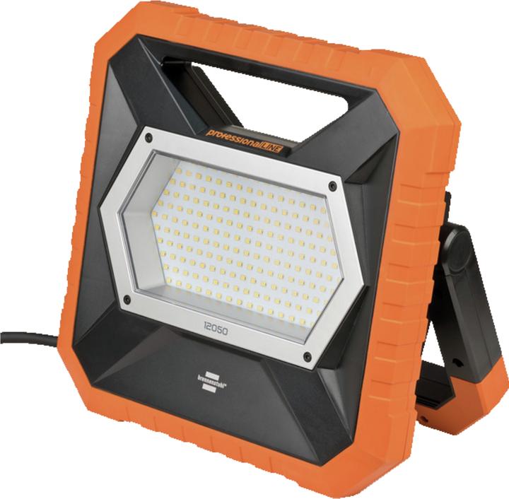 Brennenstuhl professionalLINE LED Baustrahler X 12050 M mit spritzwassergeschützter Steckdose / Arb (12700 lm)