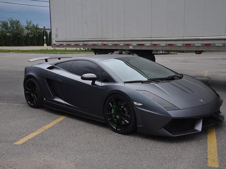 Produktbild Smartbox Sensationelles Fahrerlebnis: 30-minütige Fahrt in einem Lamborghini für 2 Personen (2 Pers.)