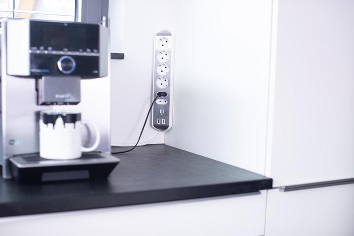 Produktbild Brennenstuhl estilo Eckstedoleiste 6-fach (6x, CEE 7/16, 2 m)