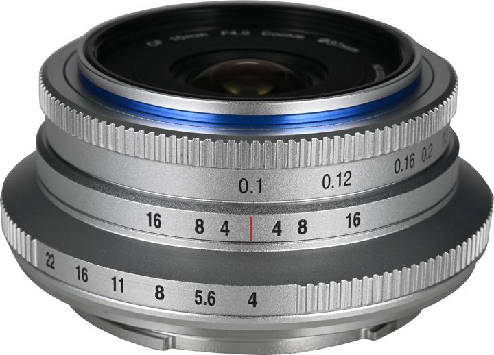 Immagine prodotto Laowa Pancake 10mm 1:4 Sony E-mount (APS-C) argento (Messa a fuoco manuale) (nuovo) (Sony E, APS-C / DX)