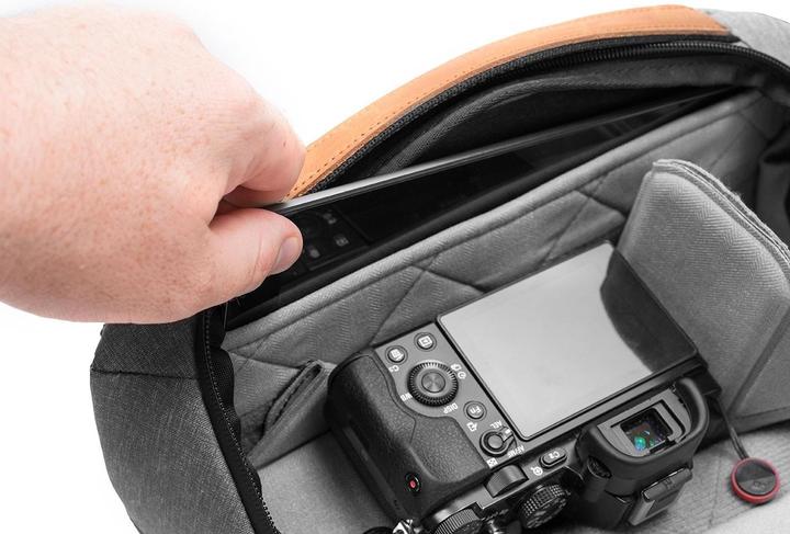 Actual product image Peak Design Everyday Sling 5L (Camera shoulder bag)