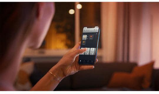 Produktbild Philips Hue White Ambiance BT (E27, 9 W, 806 lm, 2 x, F)