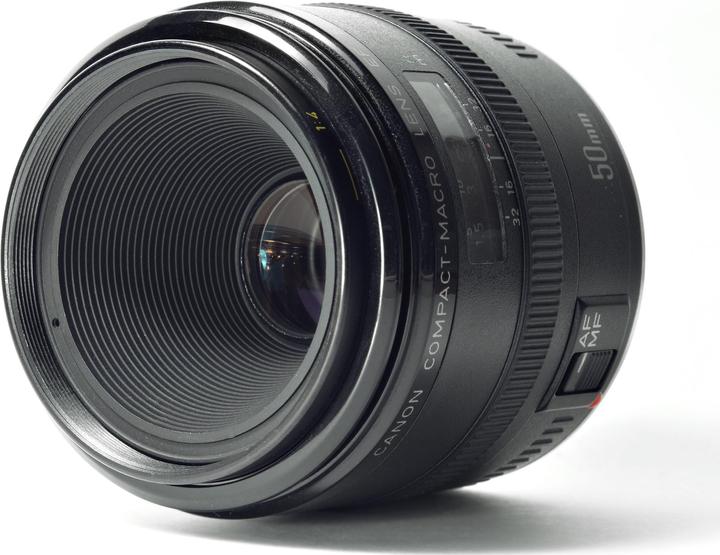 Produktbild Canon EF 50mm f/2.5 Compact Macro - Import (Canon EF, Vollformat)
