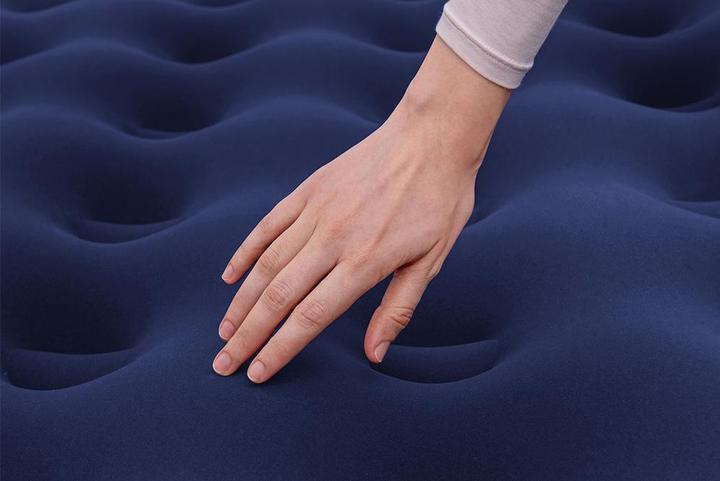 Image du produit Bestway Matelas gonflable 1 place avec pompe à pied intégrée 1,88 m x 99 cm x 28 cm (99 x 188 cm)