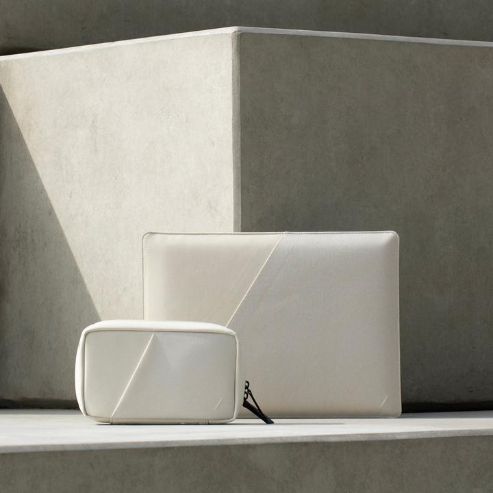 Actual product image Native Union NU-STOW-MBS-SAN-16 PC-Hülle (16", Apple)