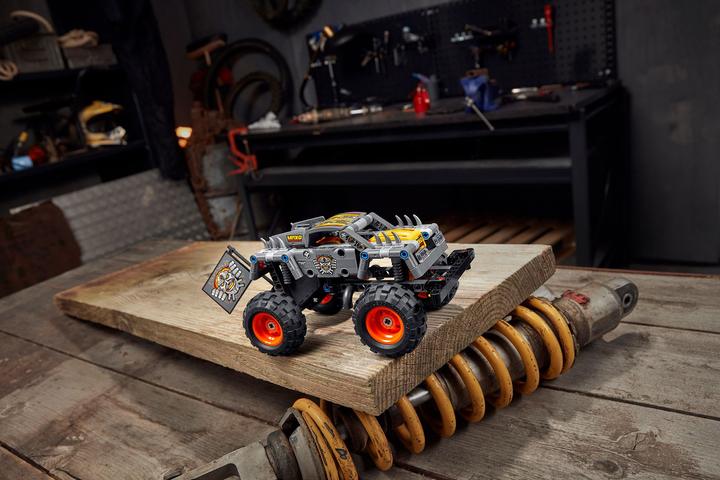 Actual product image LEGO Monster Jam Max-D (42119, LEGO Technic)