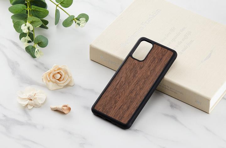 Actual product image Man&Wood case for Galaxy S20+ koala black (Samsung Galaxy S20+)