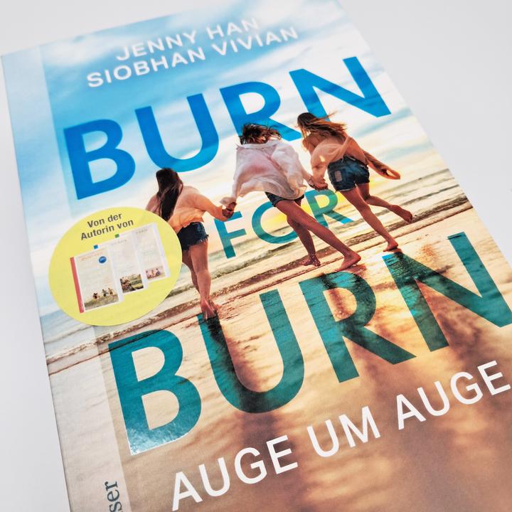 Actual product image Burn for Burn (German, Jenny Han, Siobhan Vivian, 2025)