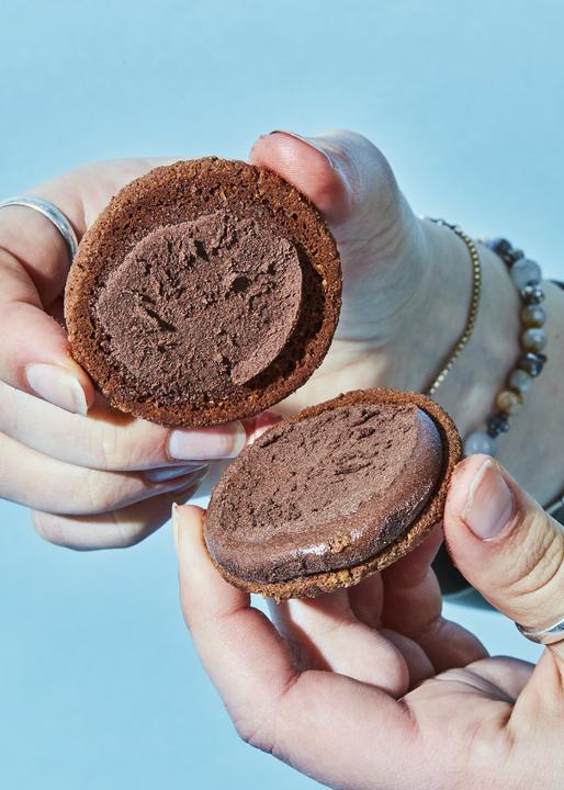 Produktbild KoRo Hafer-Doppelkeks mit dunkler Schokofüllung (1 Stk., 180 g)