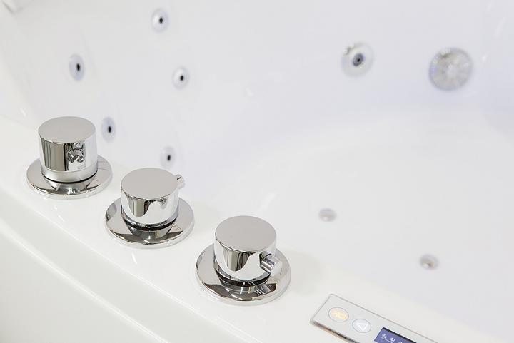 Produktbild Jet-Line Whirlpool VILLA SABRINA weiss 1,6x1,6 m Vollausstattung Wasserfall umlaufend (160 cm, 160000 cm)