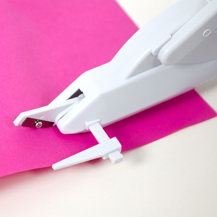 Produktbild Genius Ideas Automatische Schere, akkubetrieben, prÃ¤zises Schneiden von Stoffen und Papier (22.50 cm)