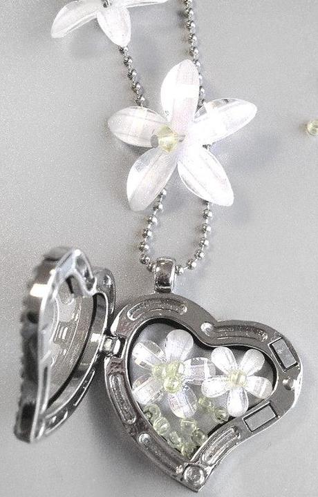 Immagine prodotto Hobby & Crafting Fun Ciondolo a medaglione "Cuore con strass", Ø circa 2,8 cm, metallo/vetro (Metallo)