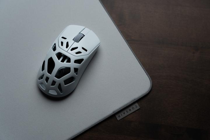 Actual product image Corsair MM PRO Control XXL Mouse Pad, gray (XXL)