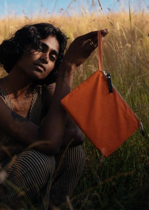 Immagine prodotto Qwstion Zip Pouch Medium – Robin - Robin