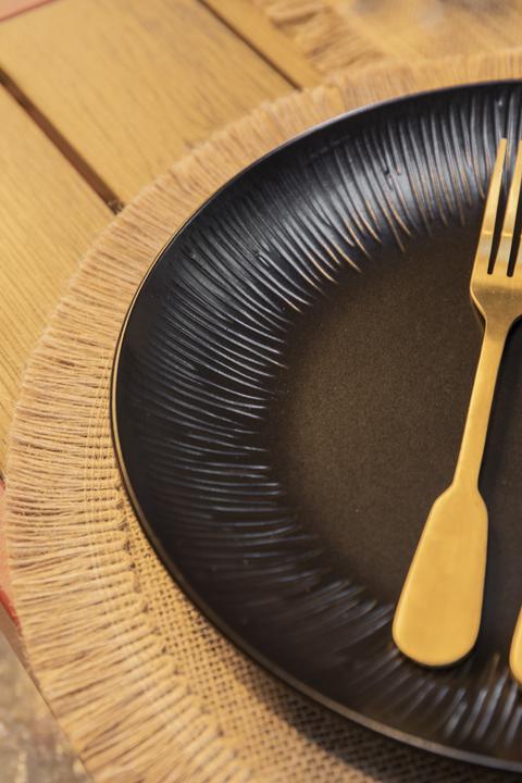 Actual product image Mikasa Round Hessian Placemats, Set of 4, Natural, 38cm (4 pcs.)