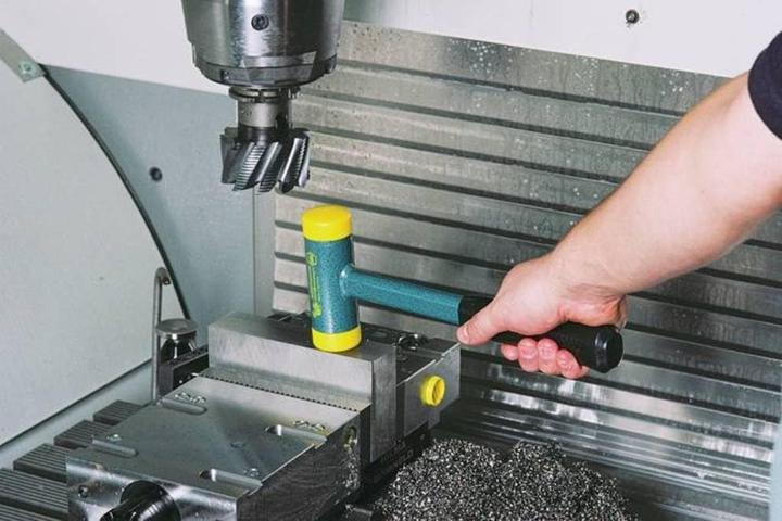 Produktbild Wiha Schonhammer mittelhart, rücksc (2050 g)