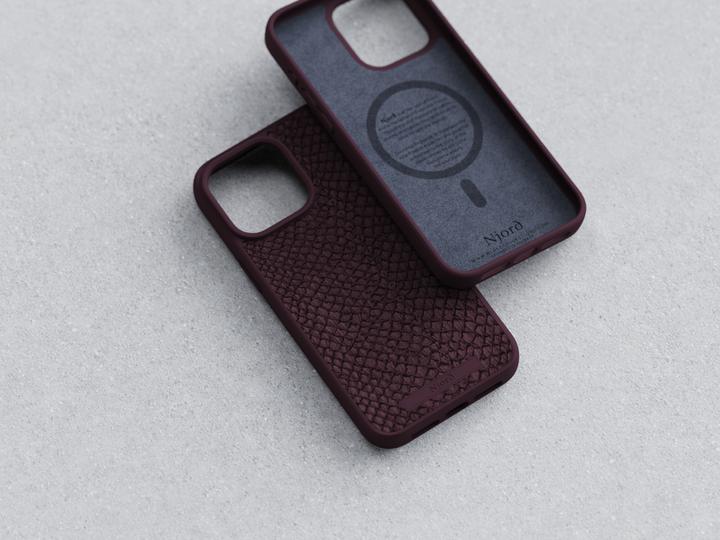 Actual product image Njord Salmon Leather Magsafe Case for iPhone 15 Pro Max, Rust (Apple iPhone 15 Pro Max)