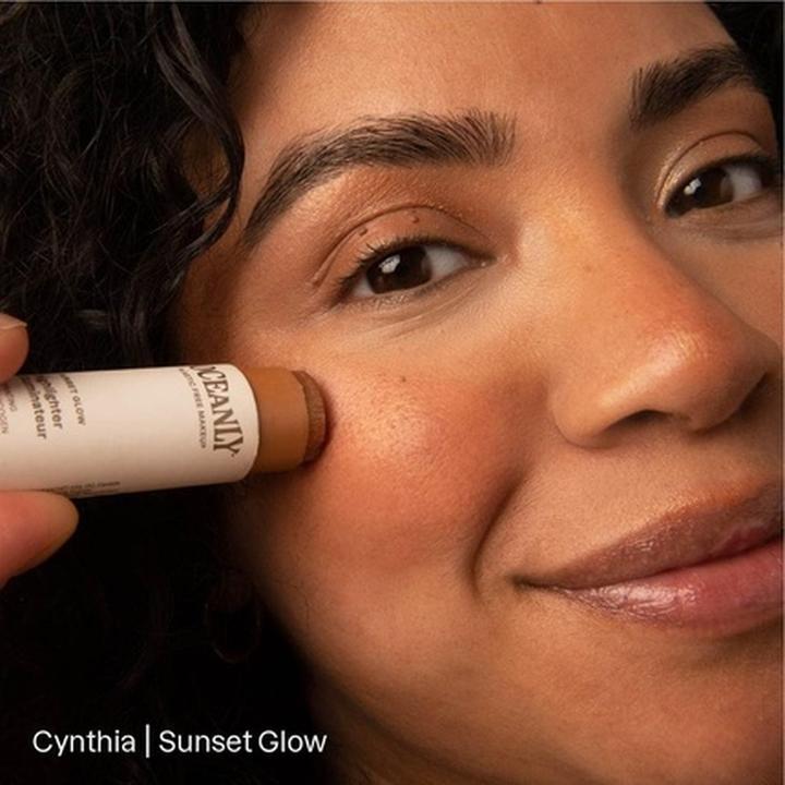 Actual product image Attitude Cream highlighter in stick Oceanly (Highlighter) 8.5 g - Shade: Golden Rose (Golden Rose, Highlighter, 8.50 g)