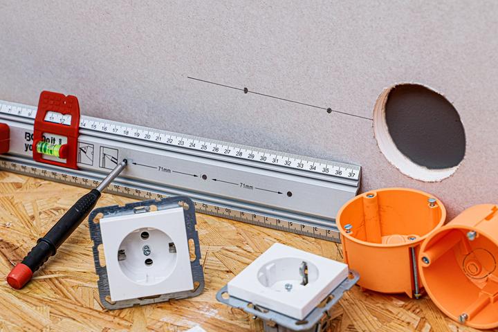 Produktbild BGS Schneid- und Markierlineal mit Griff und Wasserwaage 750 mm (75 cm)