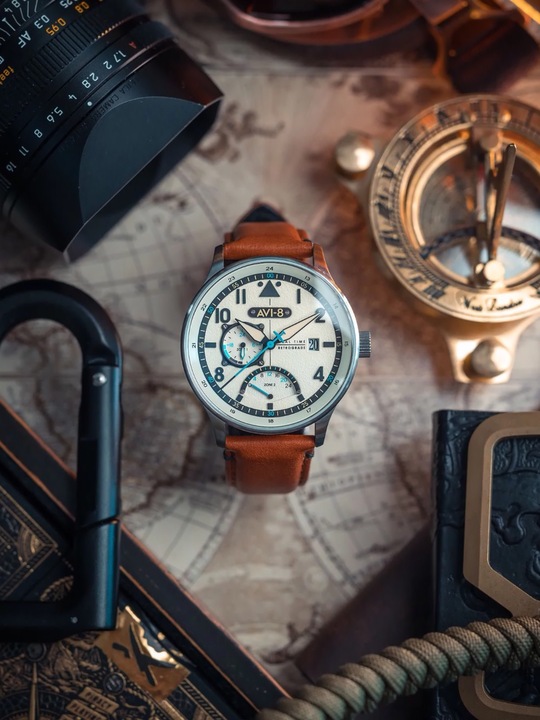 Image du produit AVI-8 AV-4101-0C Hawker Hurricane McKellar Dual Time (Montre pilote)