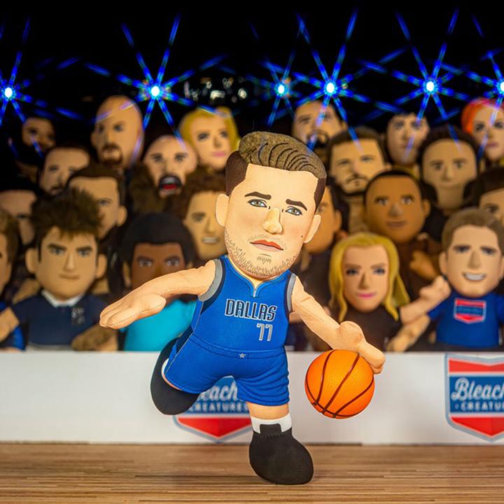 Produktbild Bleacher Creatures Plüschtier Dallas Mavericks Luka Dončić (25 cm)