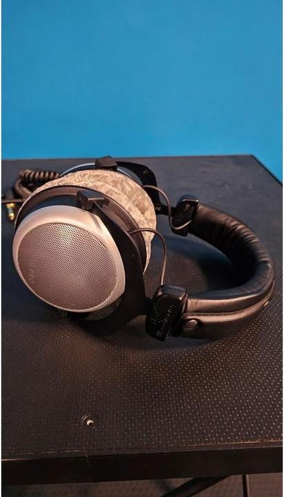 Produktbild Beyerdynamic Dt 880 Pro (keine Geräuschunterdrückung, Kabelgebunden)