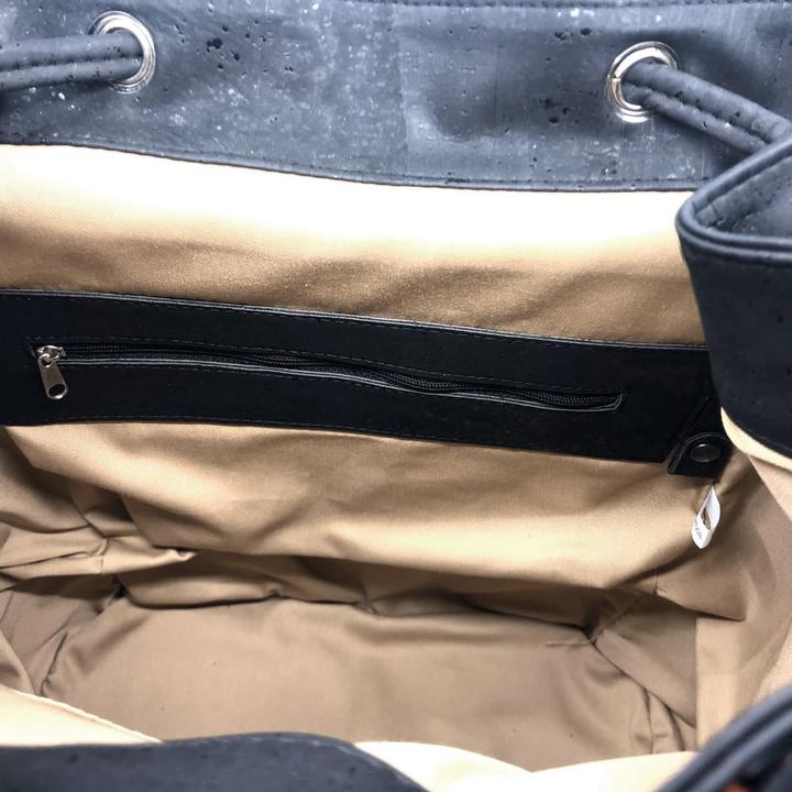 Actual product image Viking Rucksack «Big Preto» aus Kork (13 l)