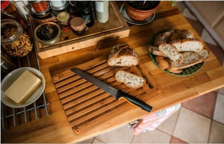 Actual product image Fiskars Functional Form Cutting Board and Bread Knife Set